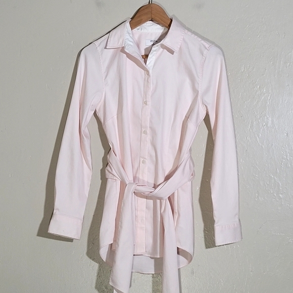 Untuckit Clara Front Tie Button-Down Shirt - Picture 2 of 7